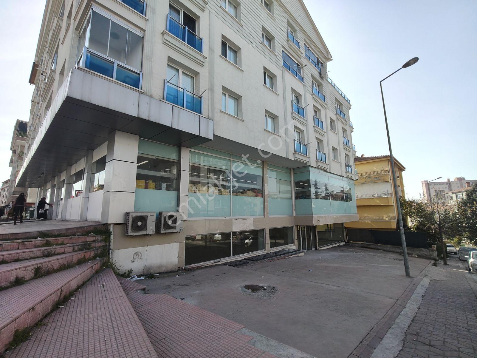 Kiralık,ulubatlı Hasan Cad.18 Mt Cepheli, İçi 225 M2,önü 125m2 - Görsel 2