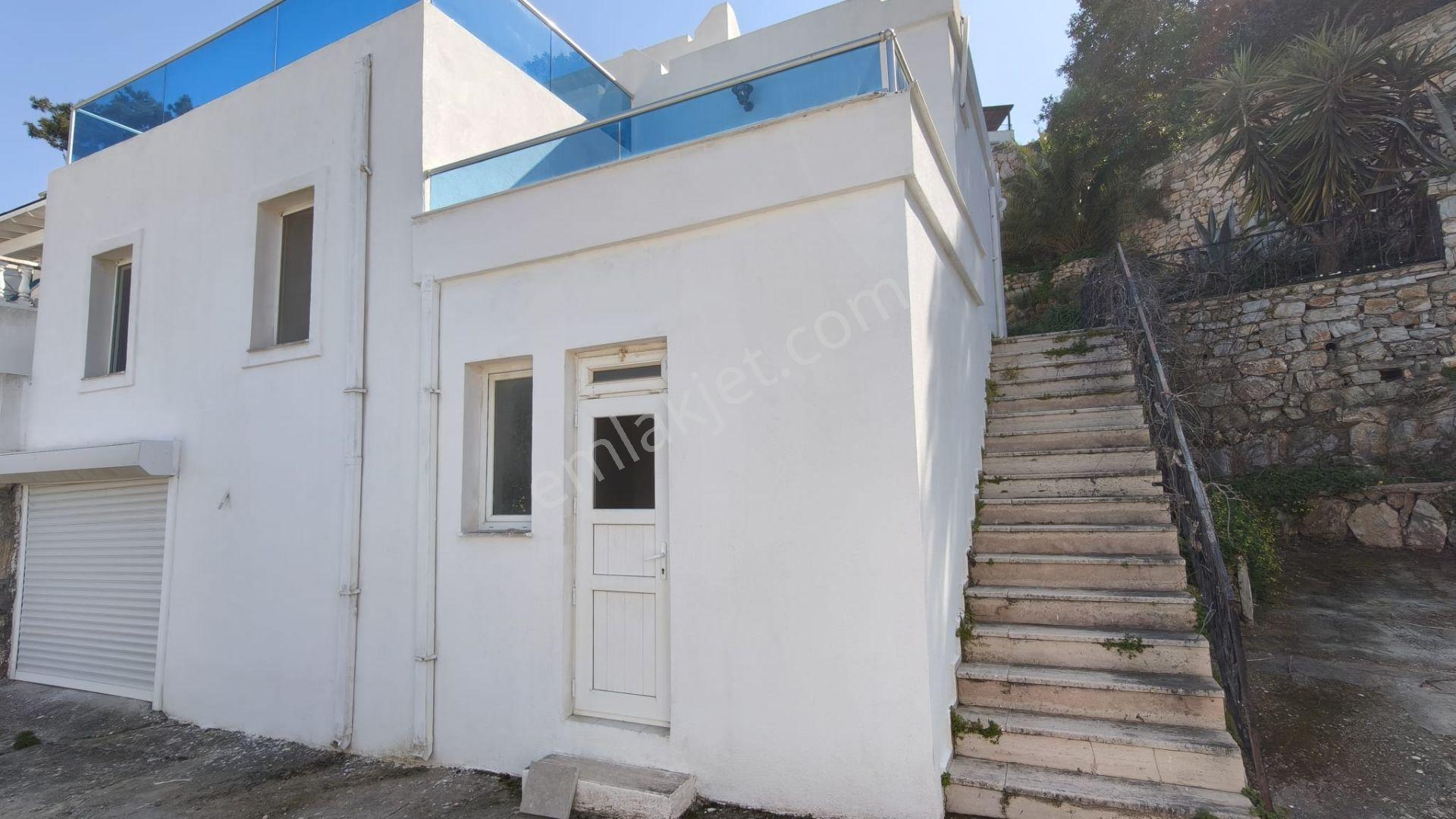 Bodrum Torba Satılık Deniz Manzaralı Kapalı Garaj Tripleks Villa - Görsel 29