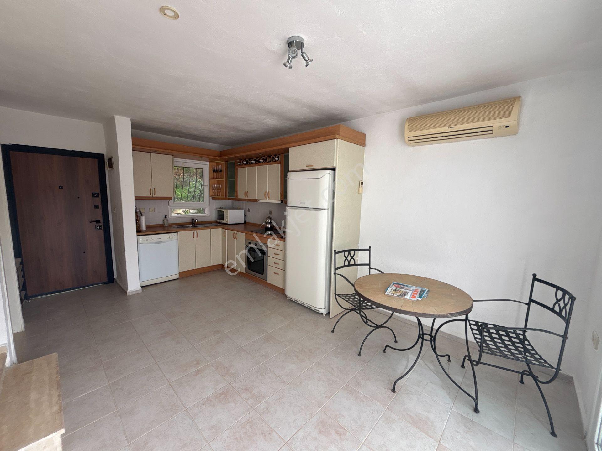 Bodrum Torba Satılık Deniz Manzaralı Kapalı Garaj Tripleks Villa - Görsel 12