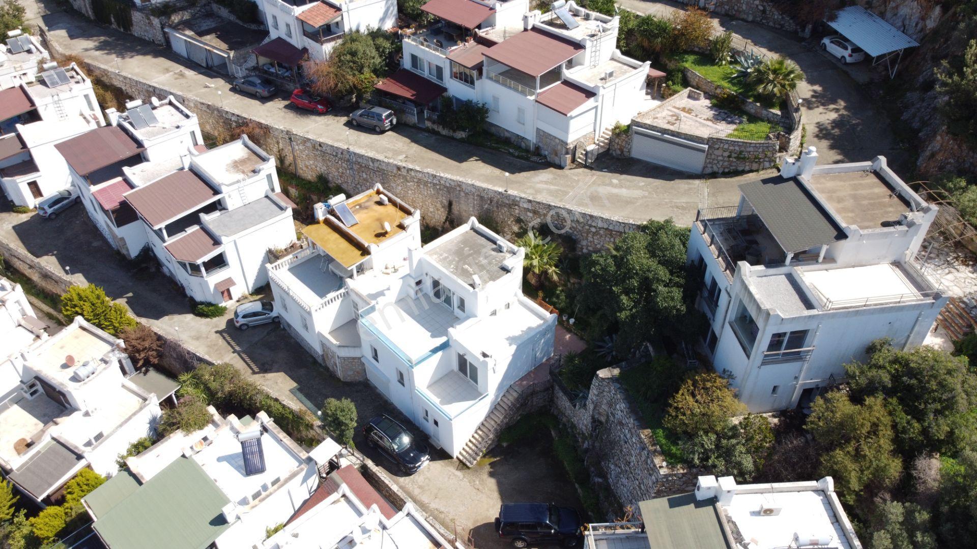 Bodrum Torba Satılık Deniz Manzaralı Kapalı Garaj Tripleks Villa - Görsel 31