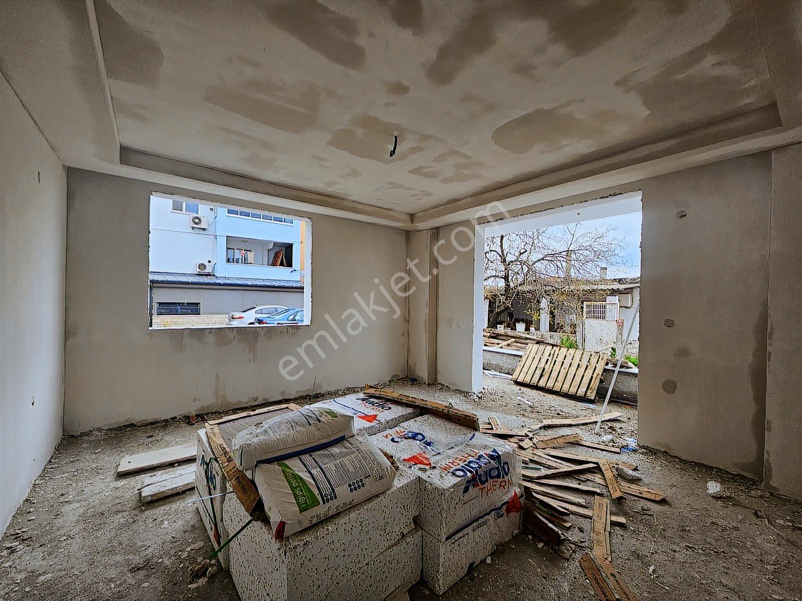 Altınova'da Havuzlu Site İçinde Kapalı Mutfak Satılık 2+1 Daire - Görsel 13