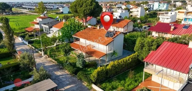 Denize 200m Salihleraltı'nda Tadilatlı Geniş Bahçeli Rüya Villa - Görsel 3
