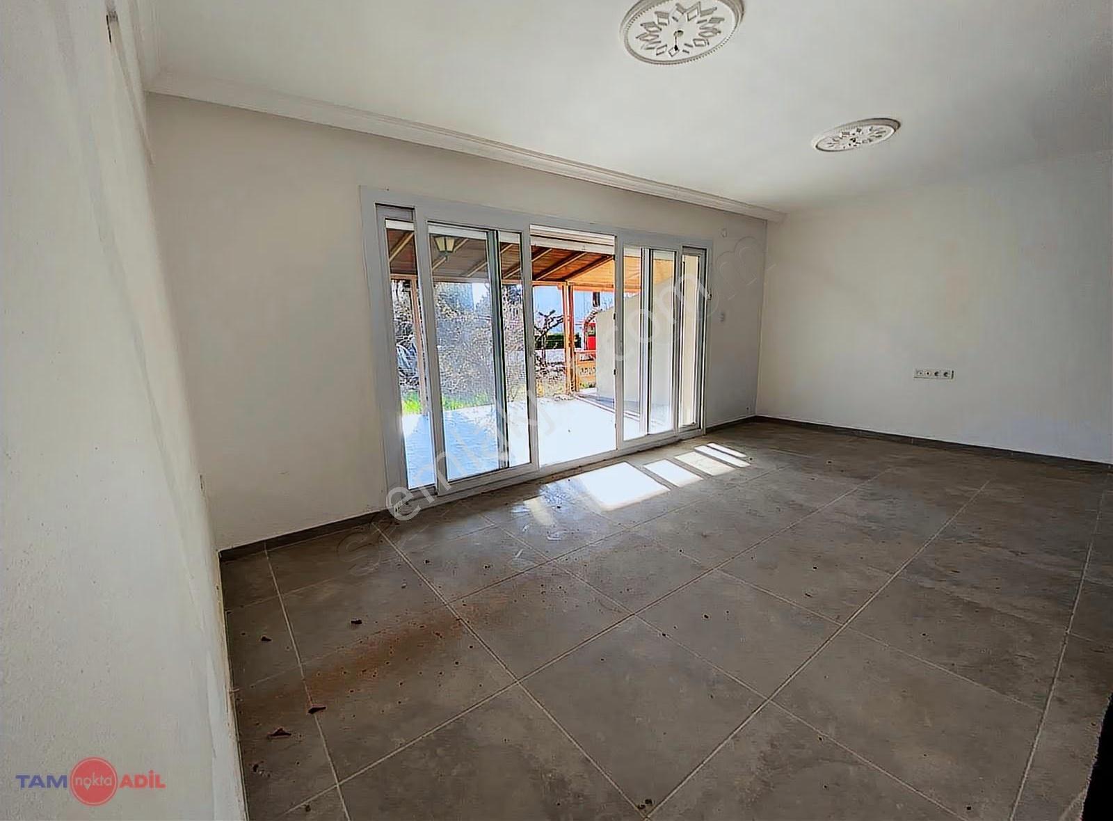 Denize 200m Salihleraltı'nda Tadilatlı Geniş Bahçeli Rüya Villa - Görsel 32
