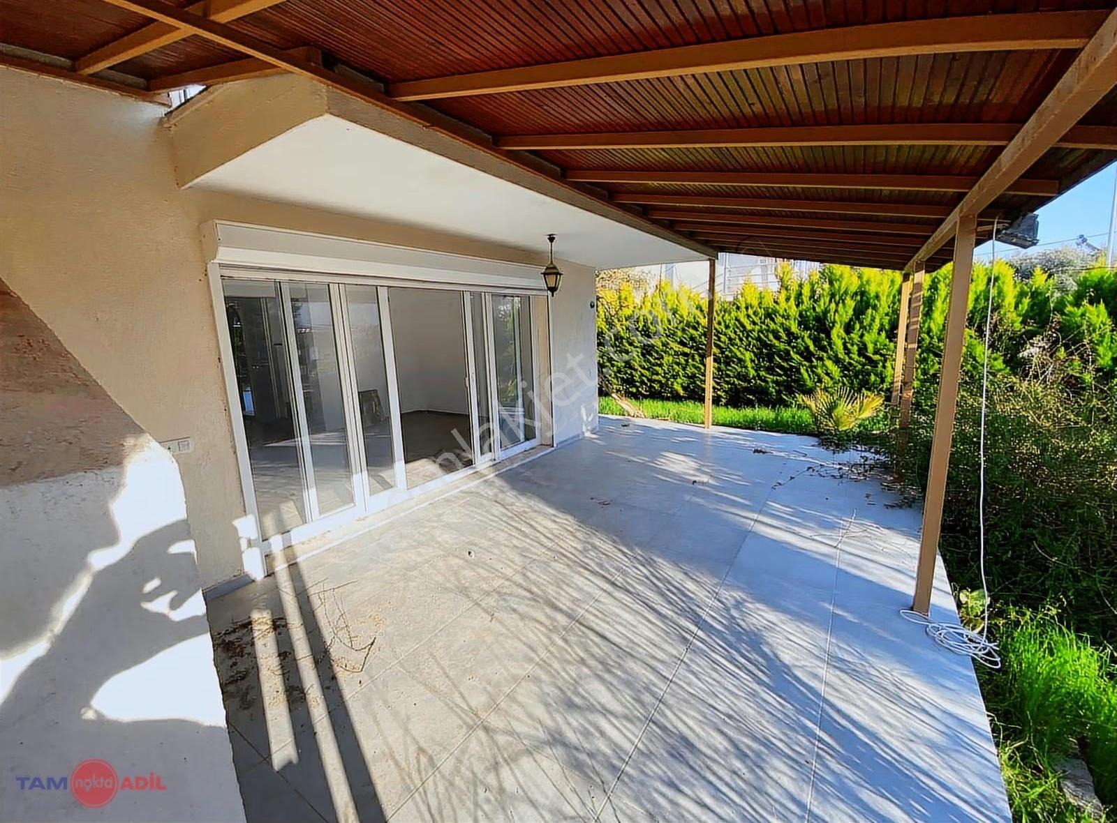 Denize 200m Salihleraltı'nda Tadilatlı Geniş Bahçeli Rüya Villa - Görsel 33