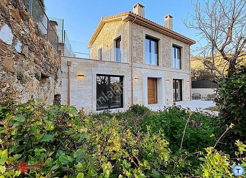 Yahşibeyde Bademli Koylarına 2 Dk, Modern Taş Ev Projelik Arsa