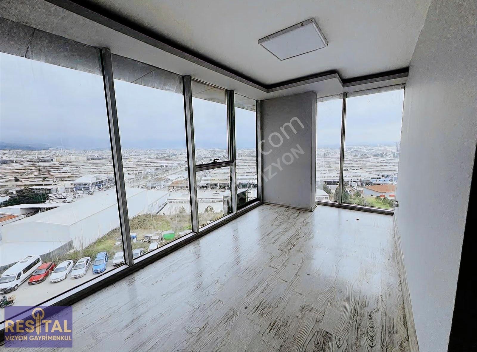 Üçevlerde Geniş 2+1 Kiralık Ofis
