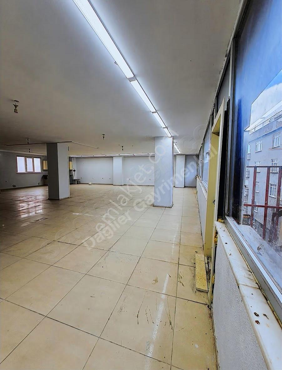 Dağlıer Emlak'tan 300 M² Kiralık İş Yeri - Görsel 3