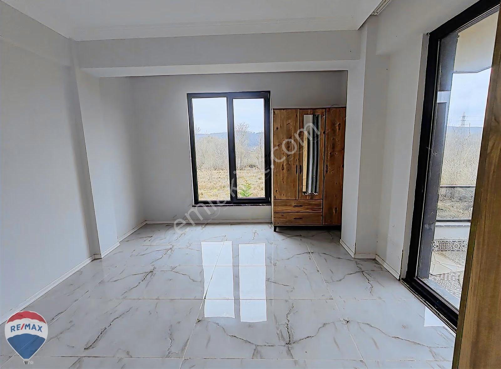 Re/max Maviden Havuzlu Sitede Müstakil Bahçeli Teraslı Villa - Görsel 16