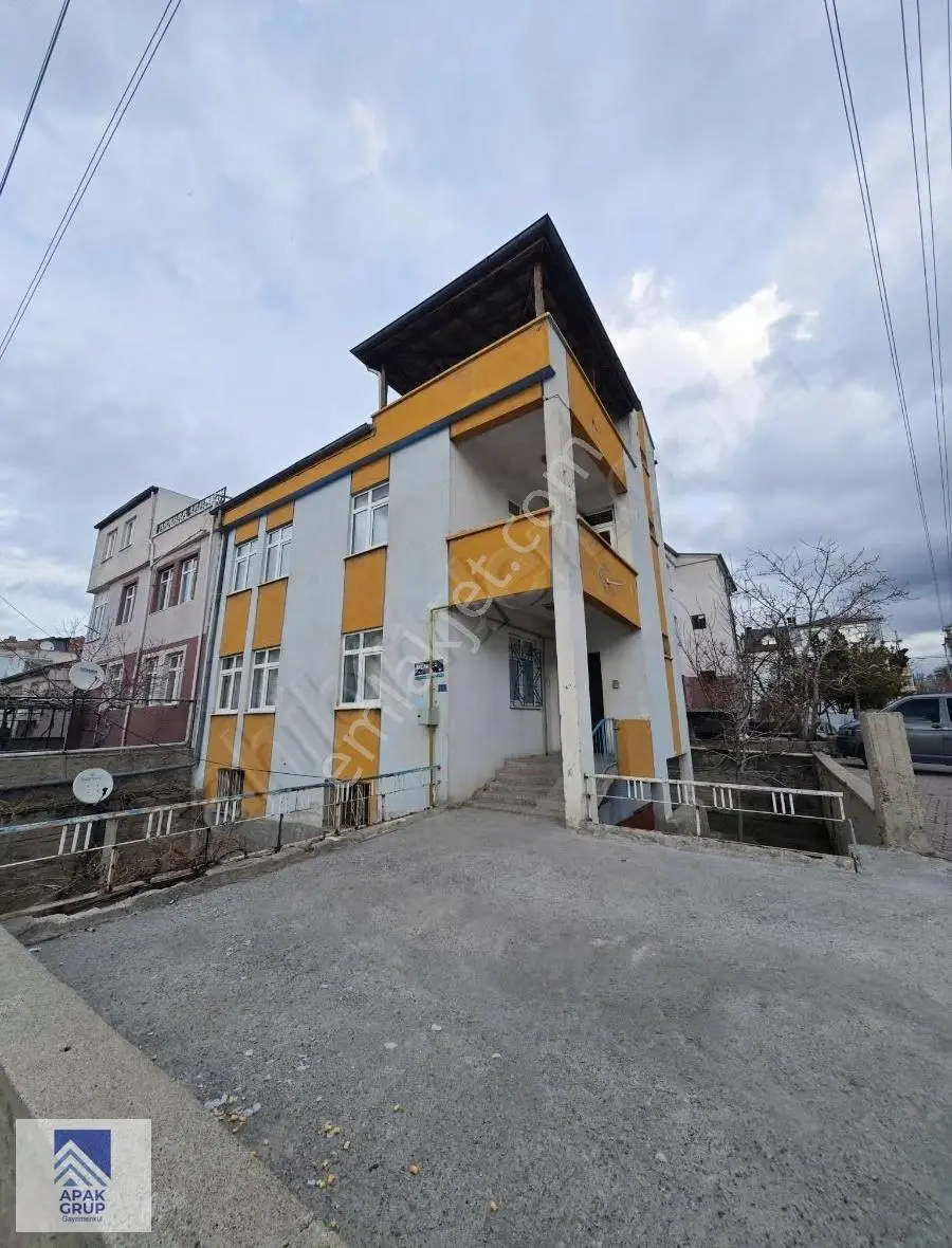 Selçuklu Köşebaşı Meskenli Kombili Güney Cephe 3 Kat+teras