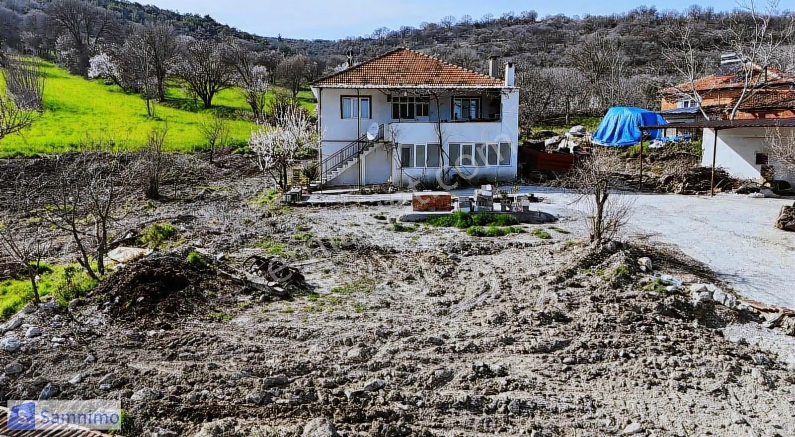 Satılık Fırsat İki Katlı Ev Müştemilat Sundurma Ve Arsası - Görsel 7