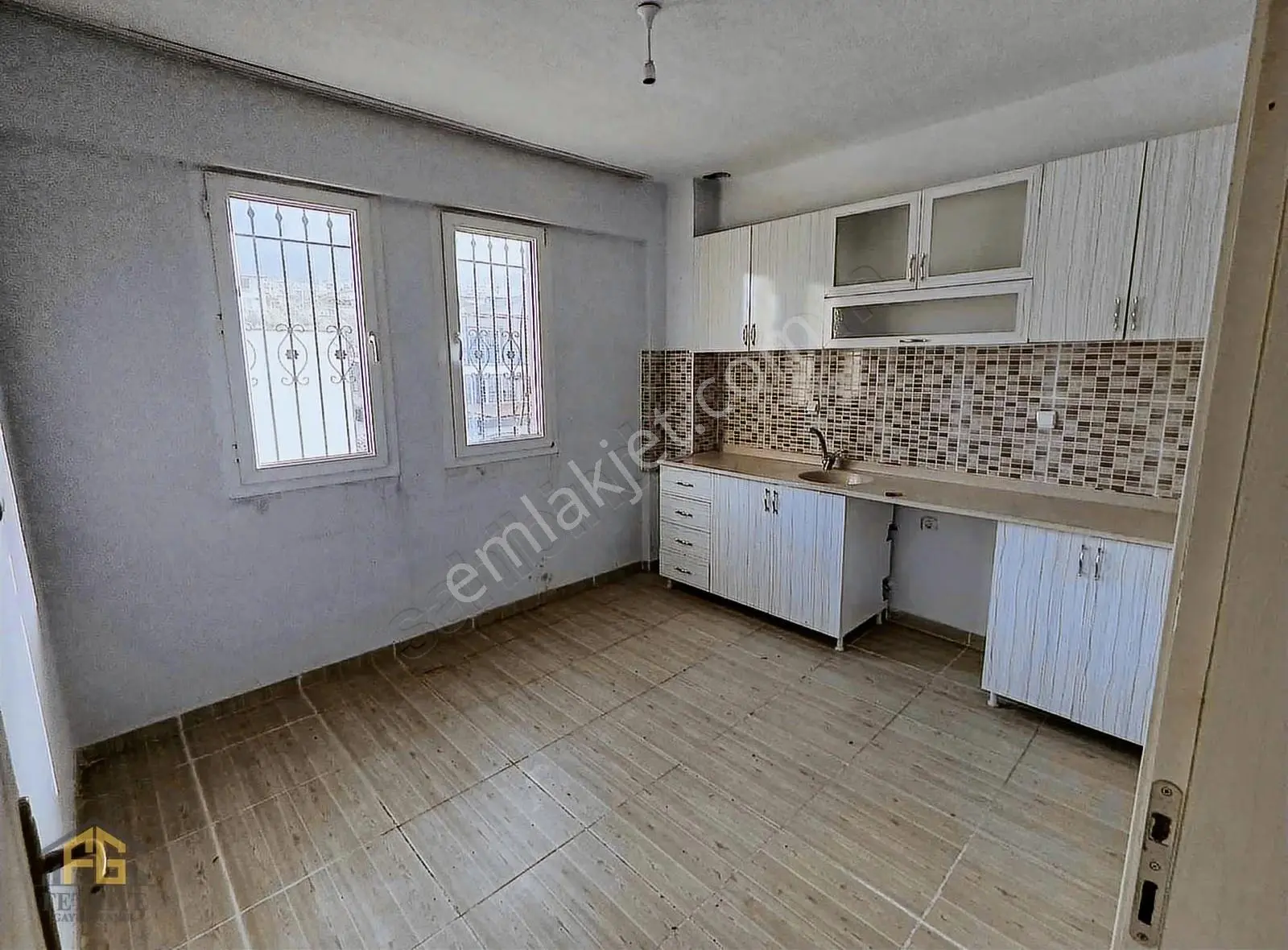 Esenköyde Anayola Yakın Geniş 2+1 Eşyasız Kiralık Daire