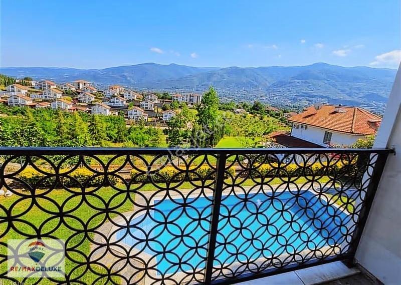 Kartepe'de Site İçi Full Eşyalı Müstakil Havuzlu Villa - Görsel 9