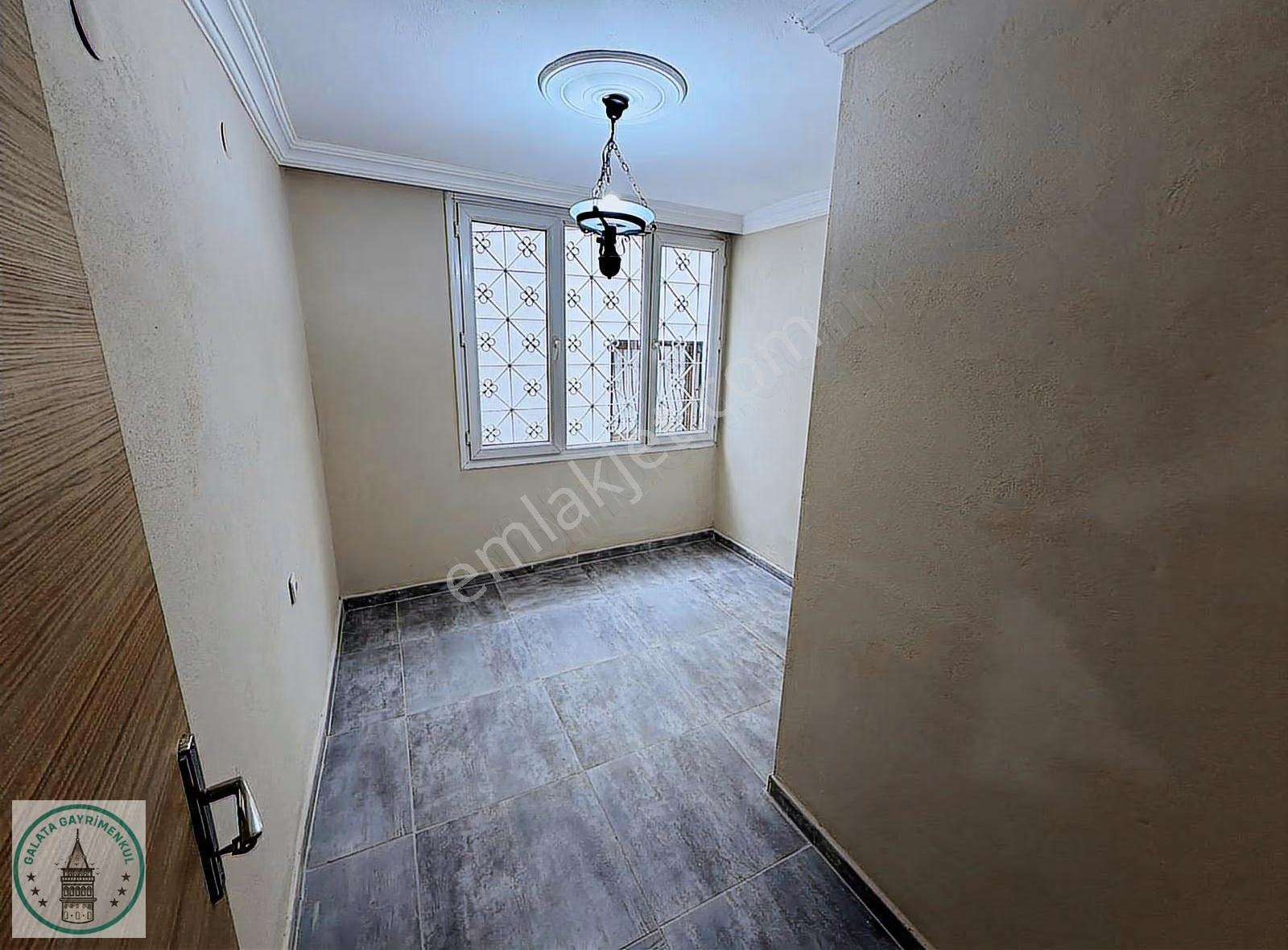 Galata,dan Söke Konak Mah,de 108 M² 3+1 Müstakil 2 Katlı Ev - Görsel 8