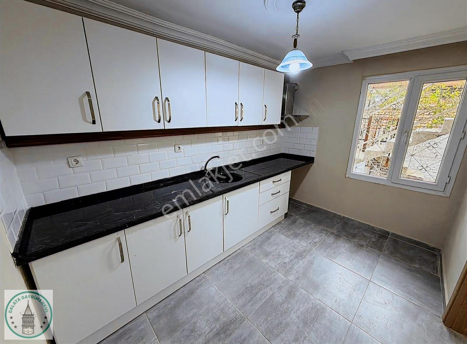 Galata,dan Söke Konak Mah,de 108 M² 3+1 Müstakil 2 Katlı Ev - Görsel 3