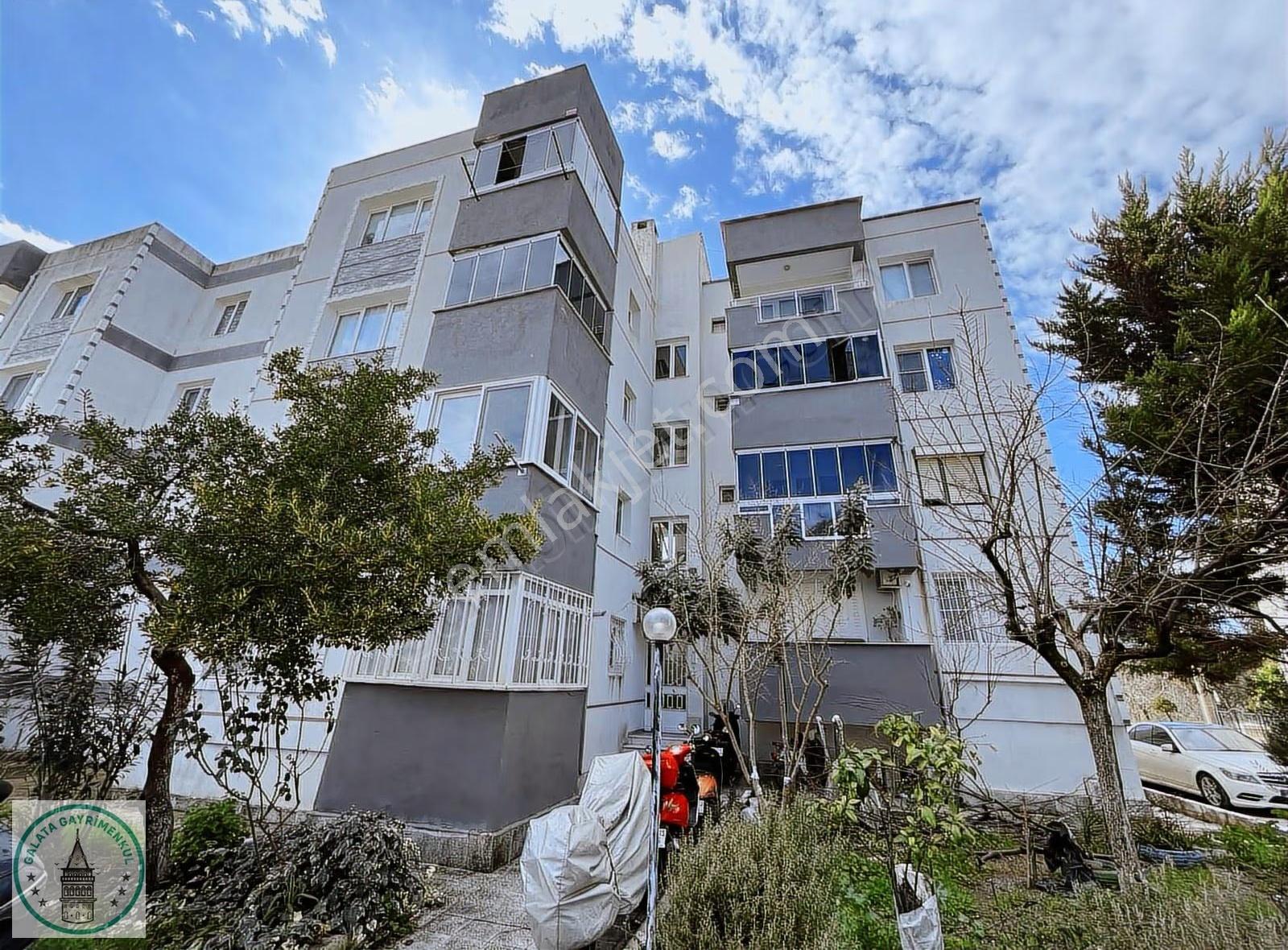 Galata'dan Yenikent Mahallesinde 3+1 Satılık Daire