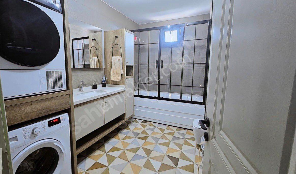 Urla İçmeler’de 1500 M² Arsa İçinde, 6+1 Müstakil, Bahçeli & Donanımlı Lüks Villa - Görsel 16