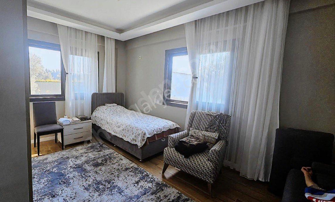 Urla İçmeler’de 1500 M² Arsa İçinde, 6+1 Müstakil, Bahçeli & Donanımlı Lüks Villa - Görsel 26
