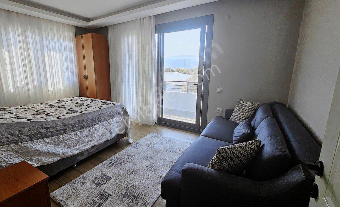 Urla İçmeler’de 1500 M² Arsa İçinde, 6+1 Müstakil, Bahçeli & Donanımlı Lüks Villa - Görsel 9