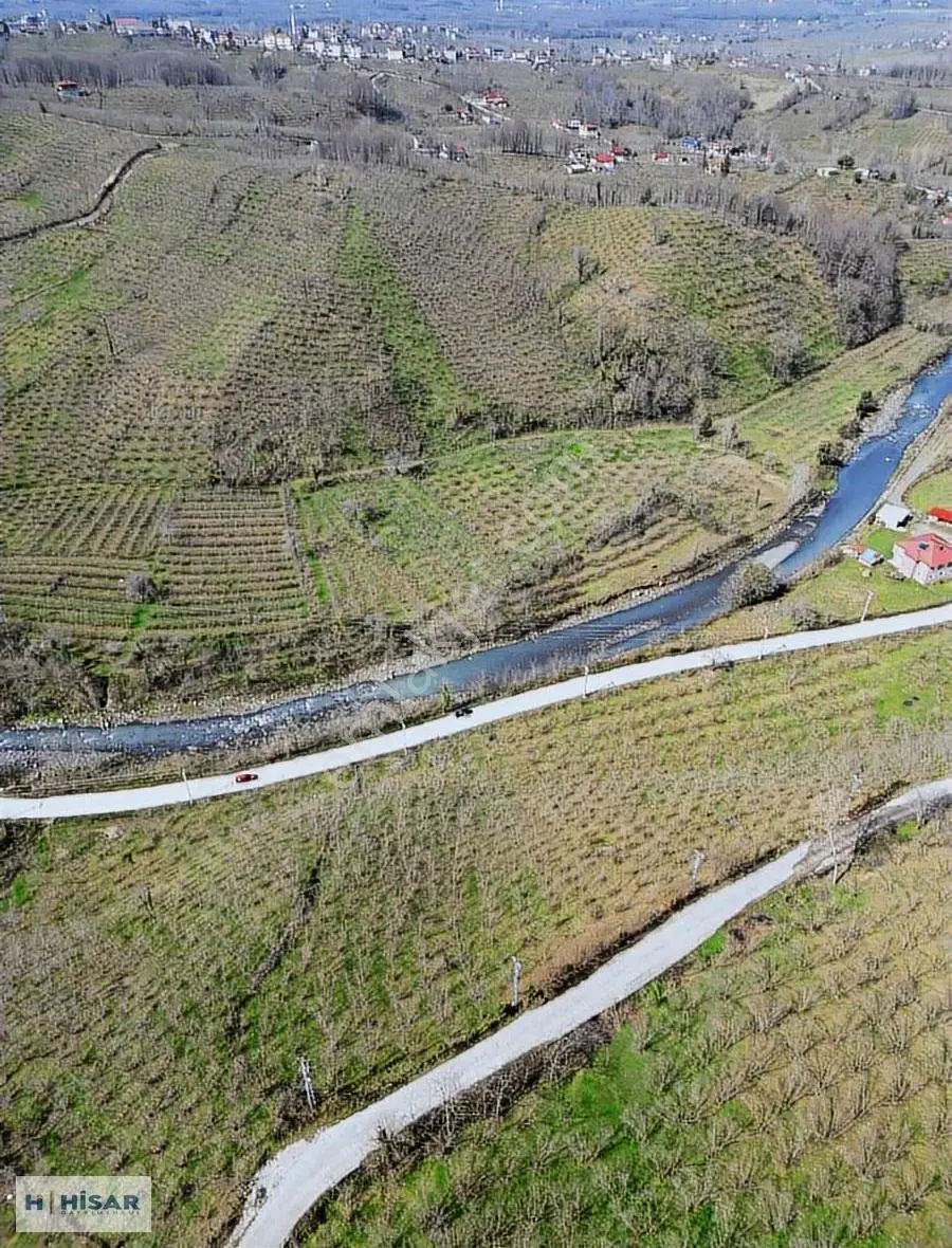 Hisar'dan Yola Cephe Dere Kenarında