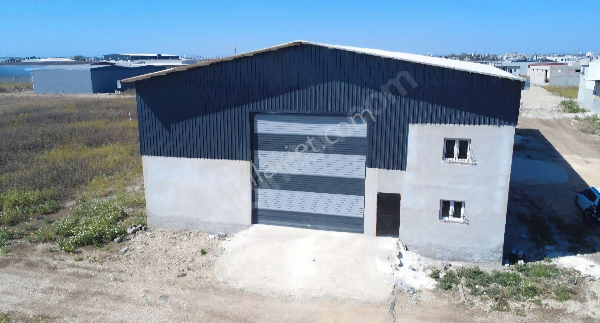 Mobilyacılar Sitesi Köşebaşı 1000 M² Satılık İş Yeri Yeni Yapı
