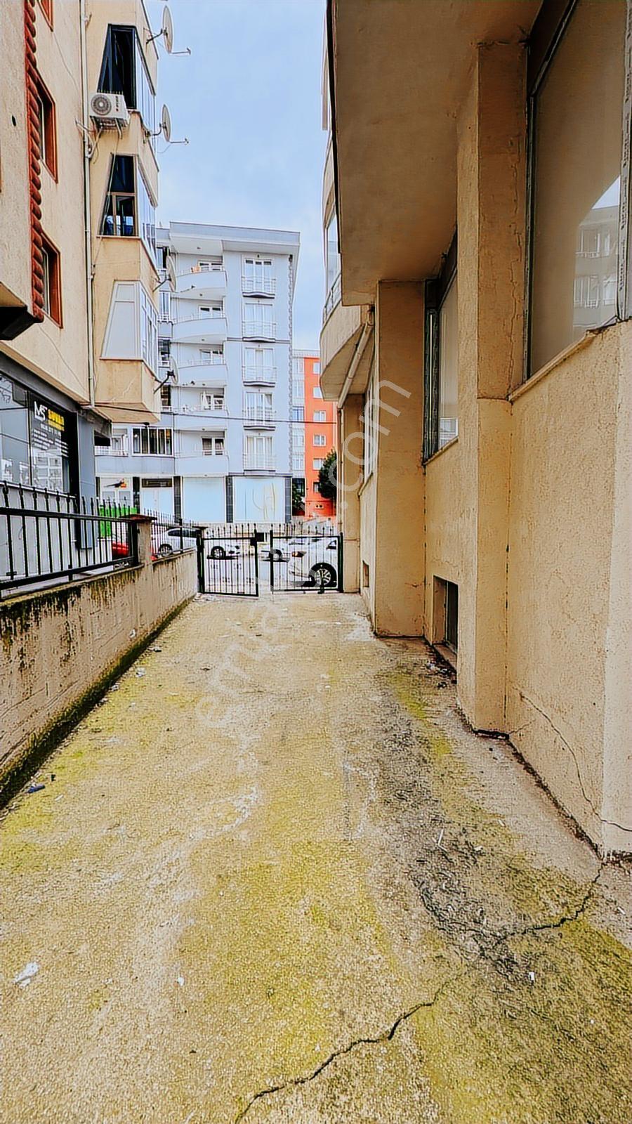 Redstone'dan Muhittinde Satılık Depolu Seçenekli Ticari Dükkan - Görsel 23