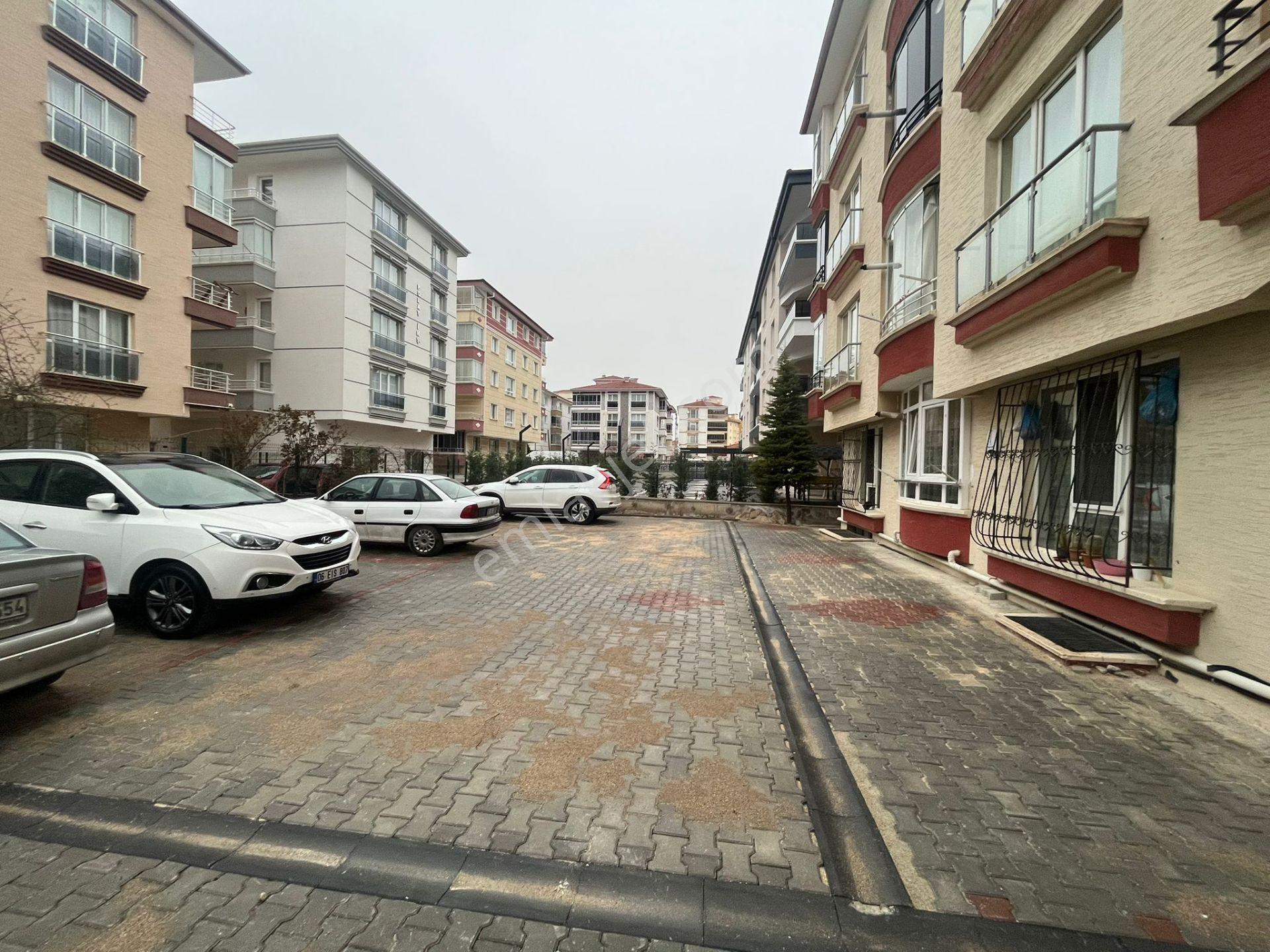 Yenikent 29 Ekim Mahallesinde Satılık 3+1 Daire - Görsel 26
