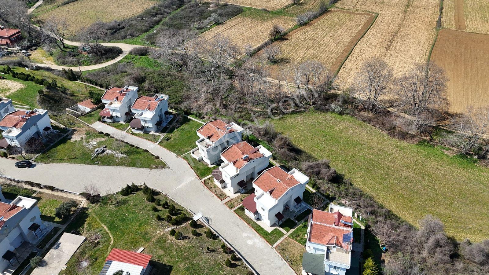 Gökçetepe Sahilde Site İçerisinde 4 Katlı Müstakil Villa - Görsel 32