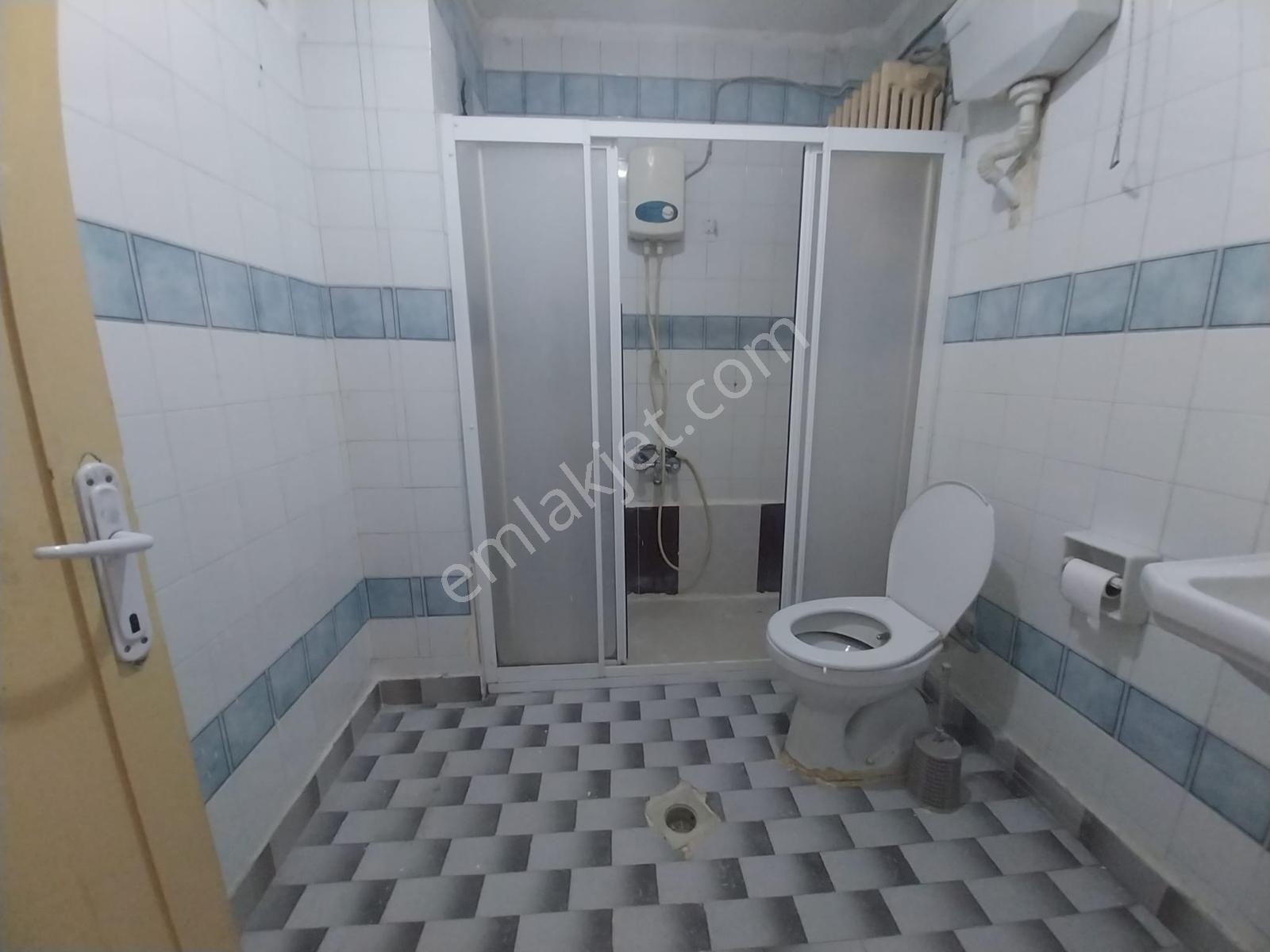 Kurtuluş Mah. Ara Kat Balkonlu Boya Badanalı Kiralık 3+1 Daire - Görsel 15