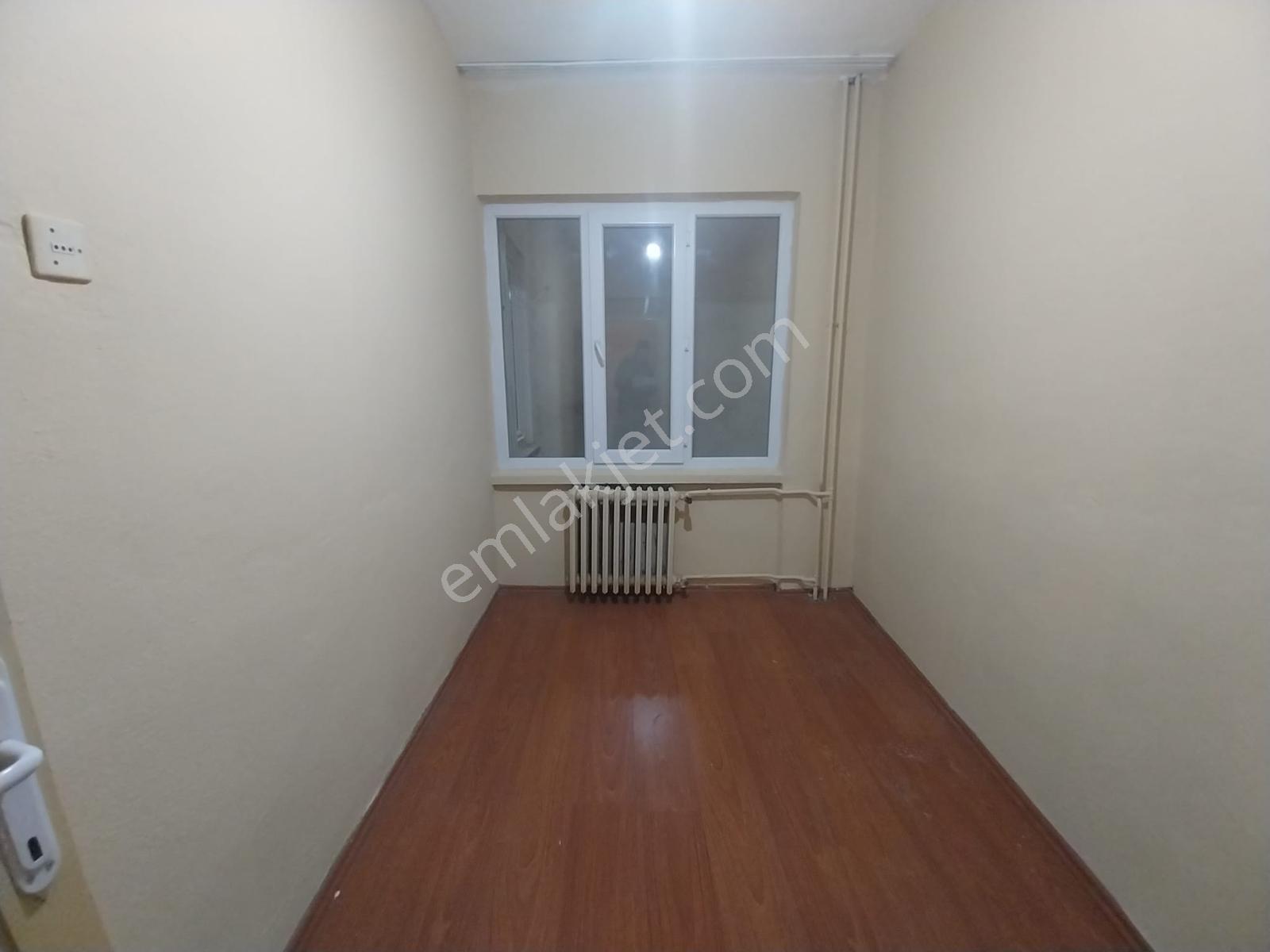 Kurtuluş Mah. Ara Kat Balkonlu Boya Badanalı Kiralık 3+1 Daire - Görsel 24