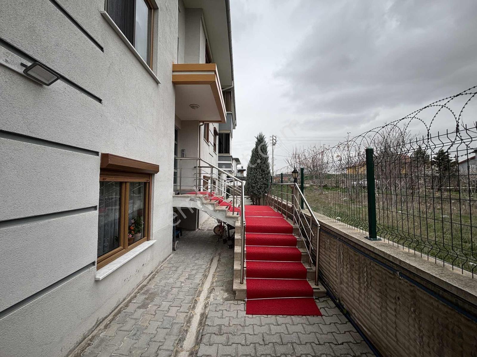 Meram'da Ferah Ultra Lüks Şömineli 250m² 4+1 Daire - Görsel 23