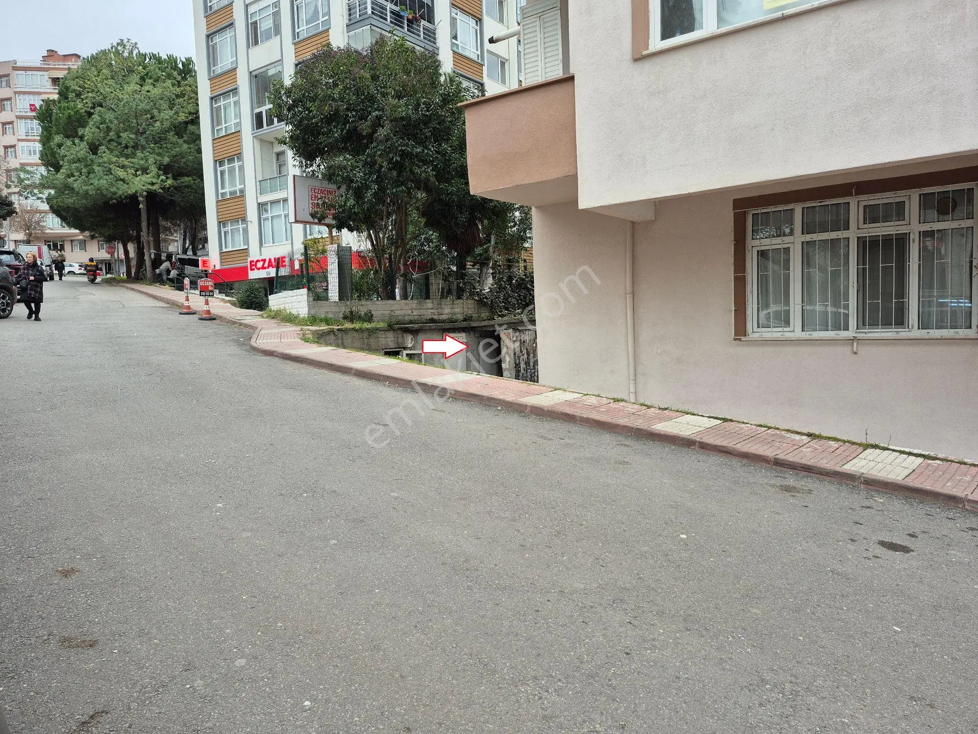 100. Yıl Bulvarına Çok Yakın Satılık 2+1 Daire (bodrum Kat, Masraflı) - Görsel 4