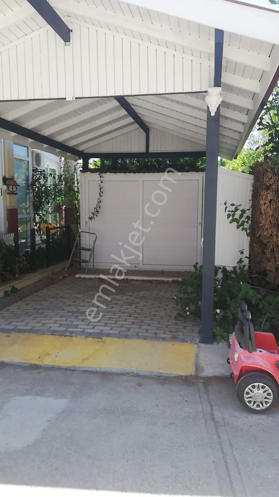 Stoptan Yanıklarda Müstakil Havuzlu Tripleks Villa - Görsel 7