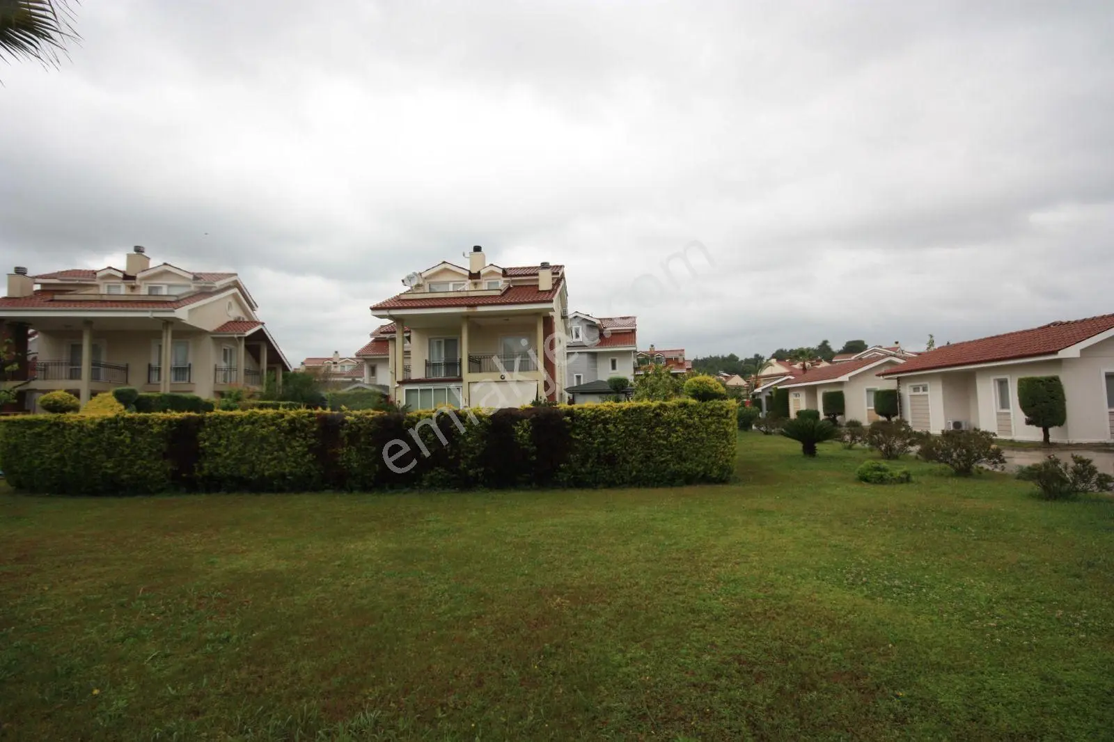 Stoptan Yanıklarda Müstakil Havuzlu Tripleks Villa - Görsel 2