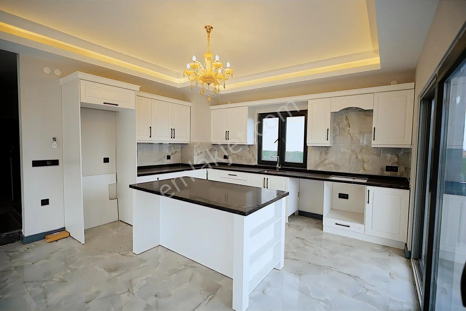 Akçaabat Yaylacık'ta Oturuma Hazır Deniz Manzaralı Lüks Villa - Görsel 20