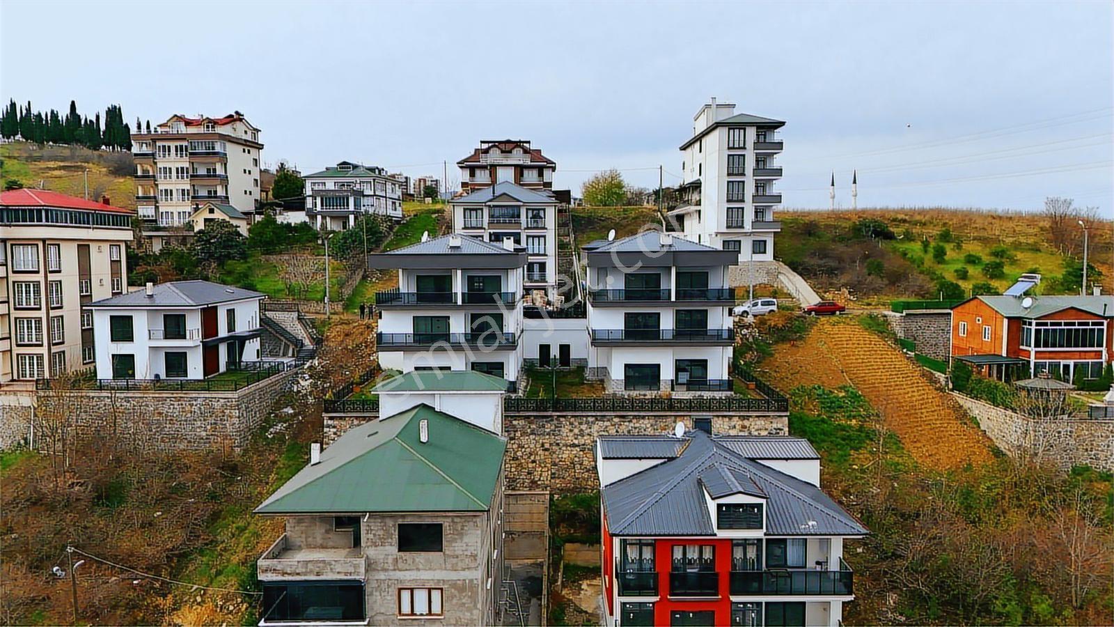 Akçaabat Yaylacık'ta Oturuma Hazır Deniz Manzaralı Lüks Villa - Görsel 2