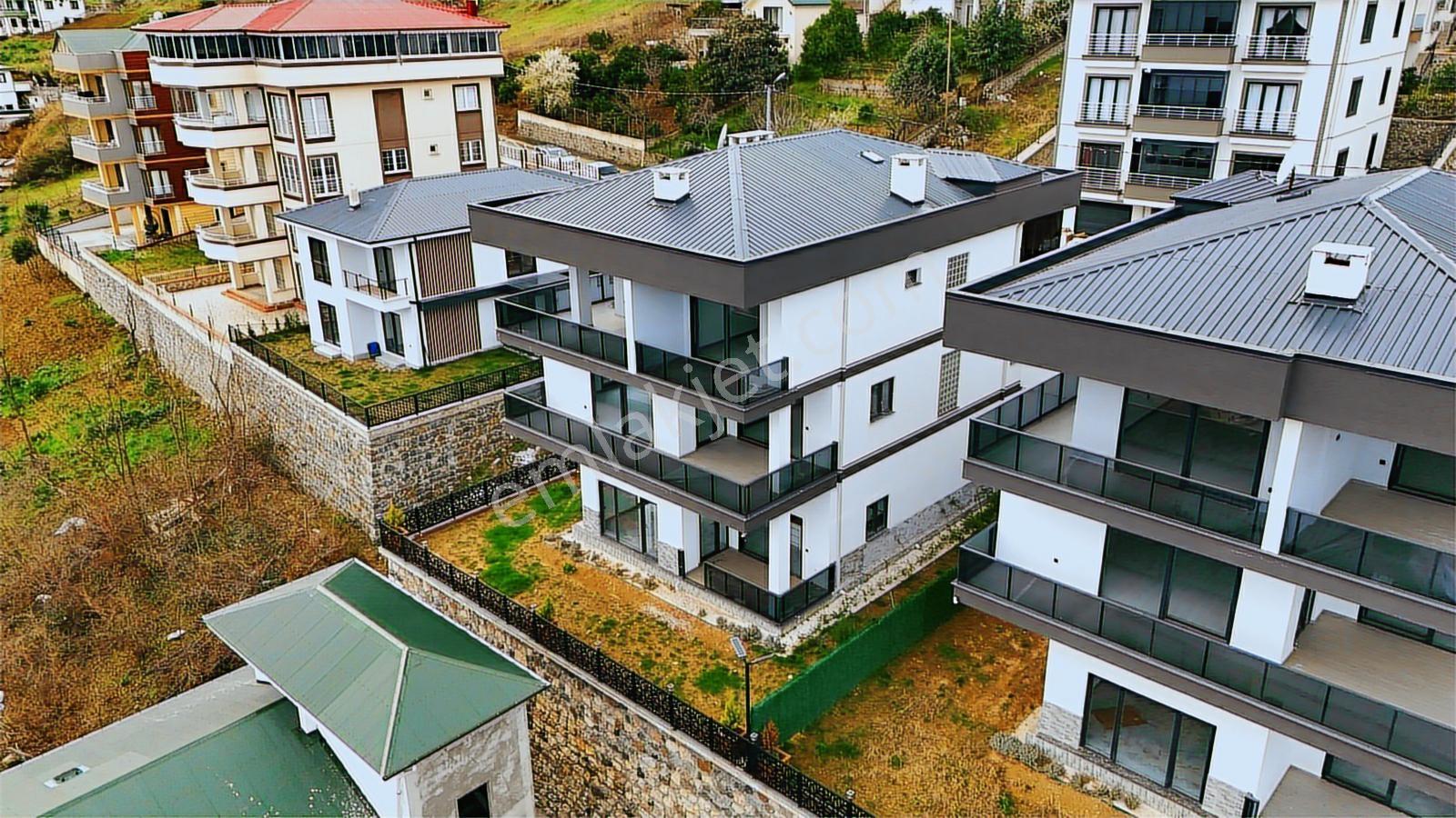 Akçaabat Yaylacık'ta Oturuma Hazır Deniz Manzaralı Lüks Villa - Görsel 19