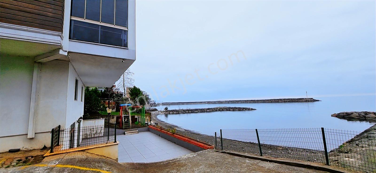 Akçaabat Yıldızlı'da Denize Sıfır Anacadde Üzerinde Kiralık 2+1 - Görsel 2