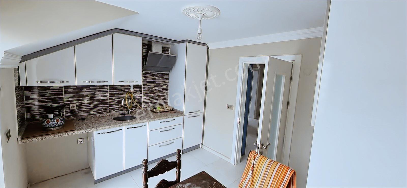 Akçaabat Yıldızlı'da Denize Sıfır Anacadde Üzerinde Kiralık 2+1 - Görsel 9