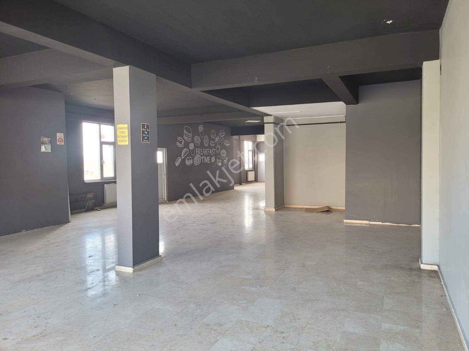 İpekyolundan Akyazı Yol Kenarı 340 M2 Kiracılı Satılık İşyeri - Görsel 32