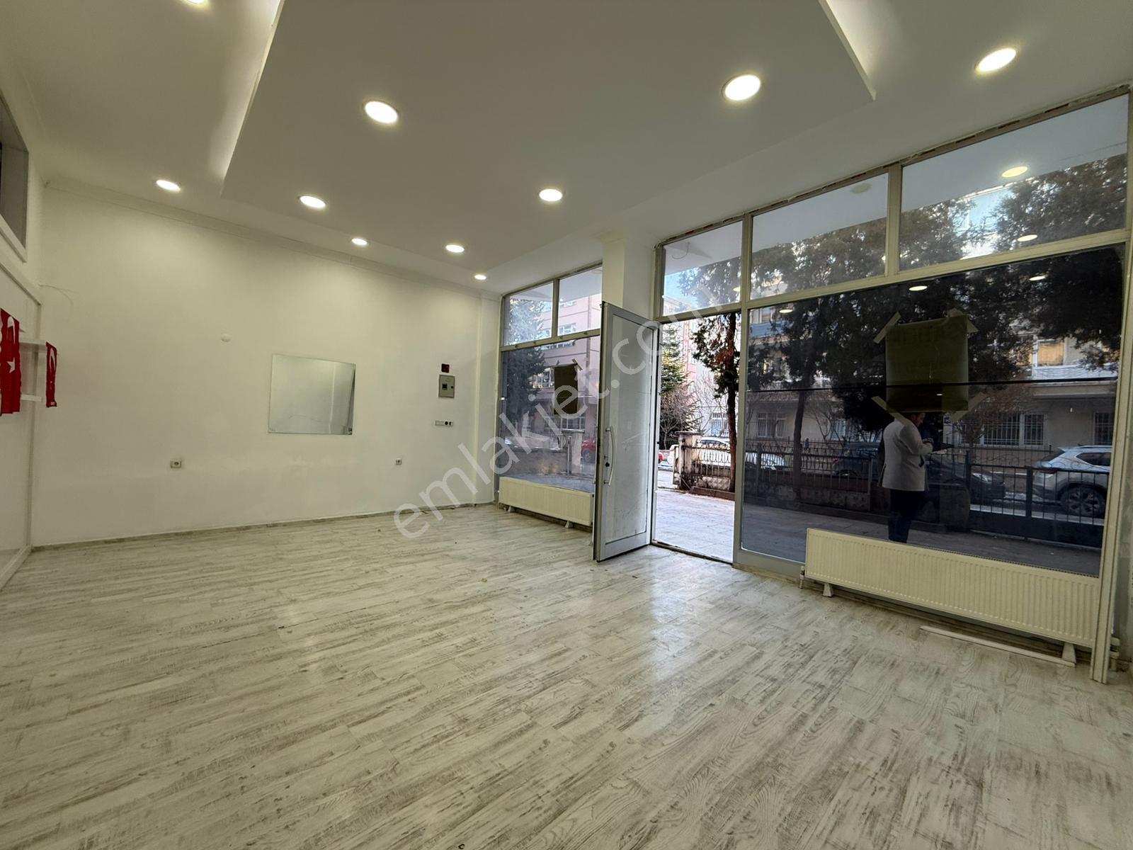 Aşağı Eğlence Mercimek Sokak'da 80m2 Her İşe Uygun Yapılı Dükkan - Görsel 3
