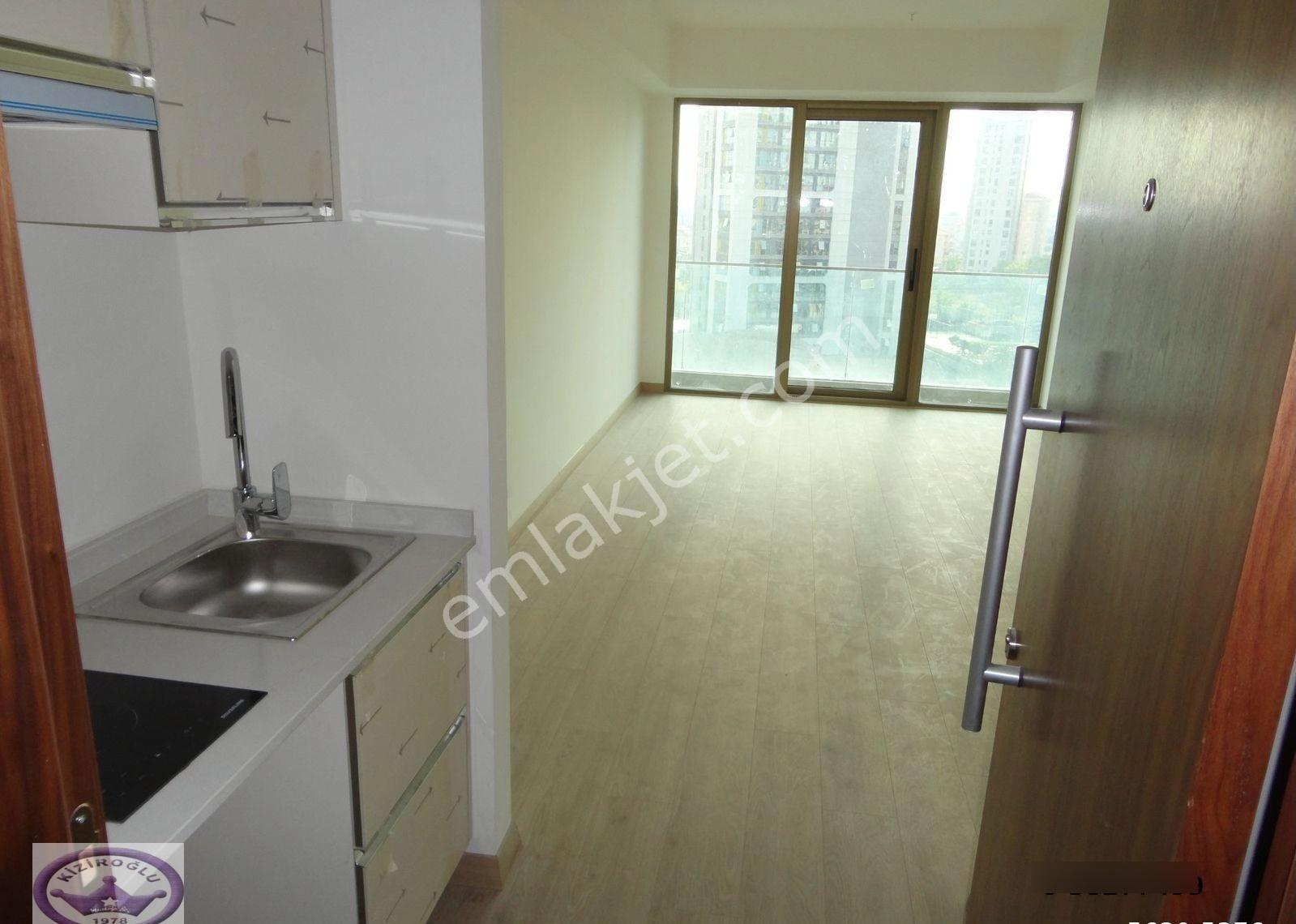 Kartal Kiralık Ofis E5 Cepheli Deniz Görür Balkonlu Prestijli Plaza Ofisi - Görsel 14