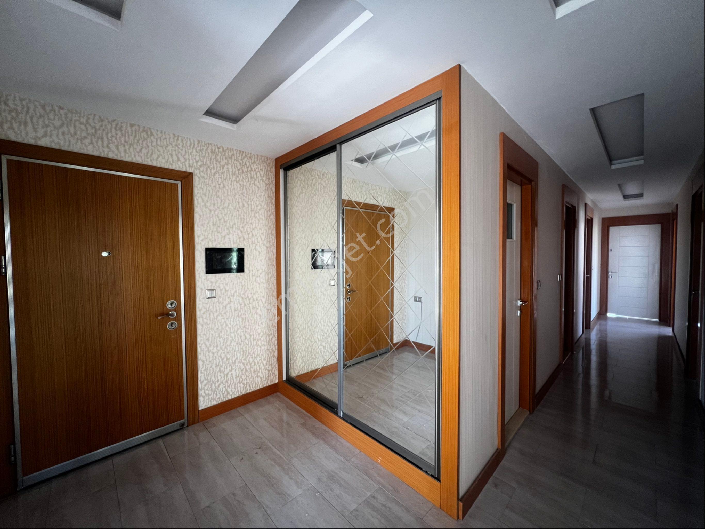 Yeşil Fırın Civ Site İçi Havuz Güv.k.otopark 4+1 Ç.banyo G.odalı +kiler Ultra Lüx - Görsel 32