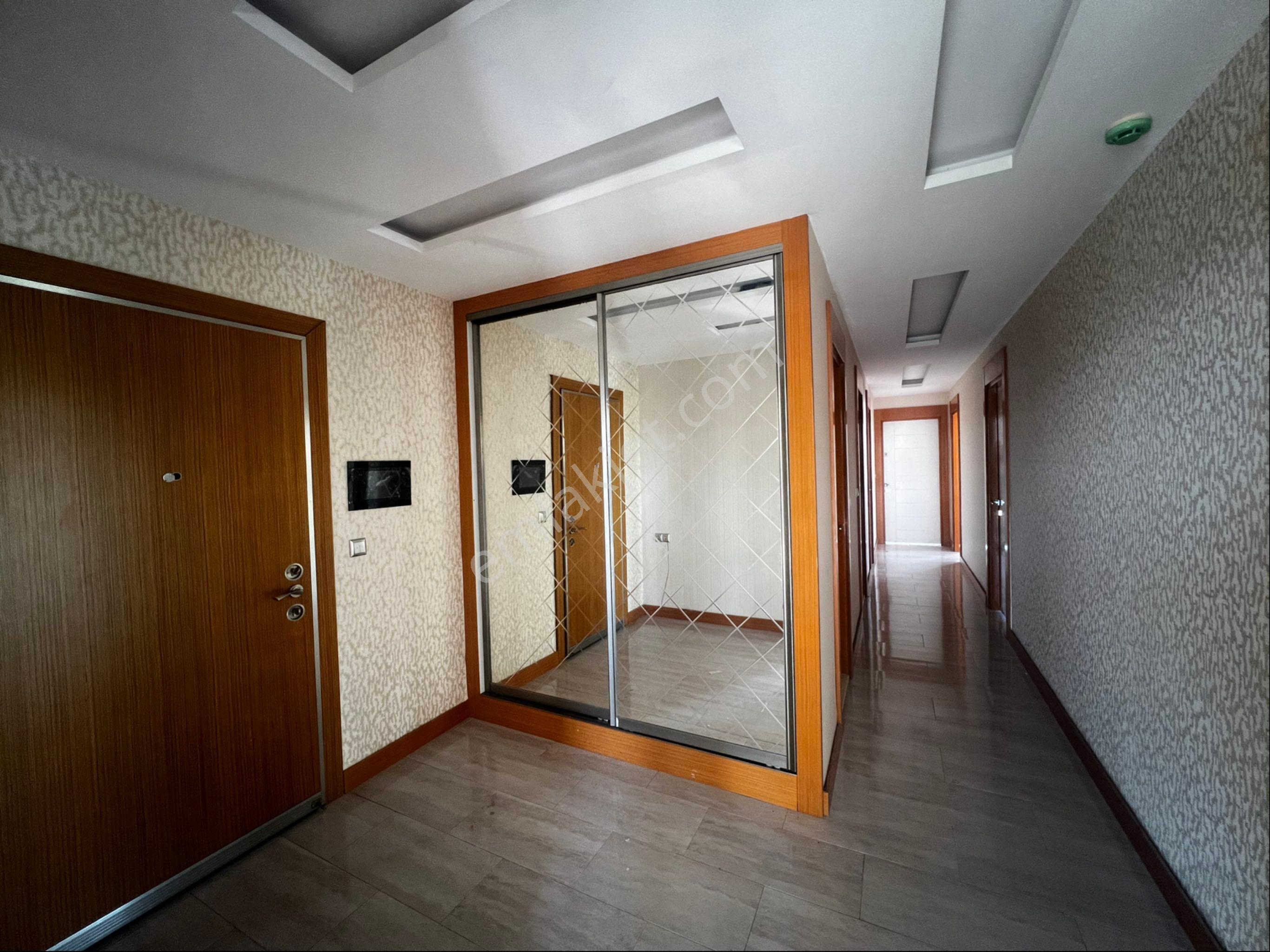 Yeşil Fırın Civ Site İçi Havuz Güv.k.otopark 4+1 Ç.banyo G.odalı +kiler Ultra Lüx - Görsel 31