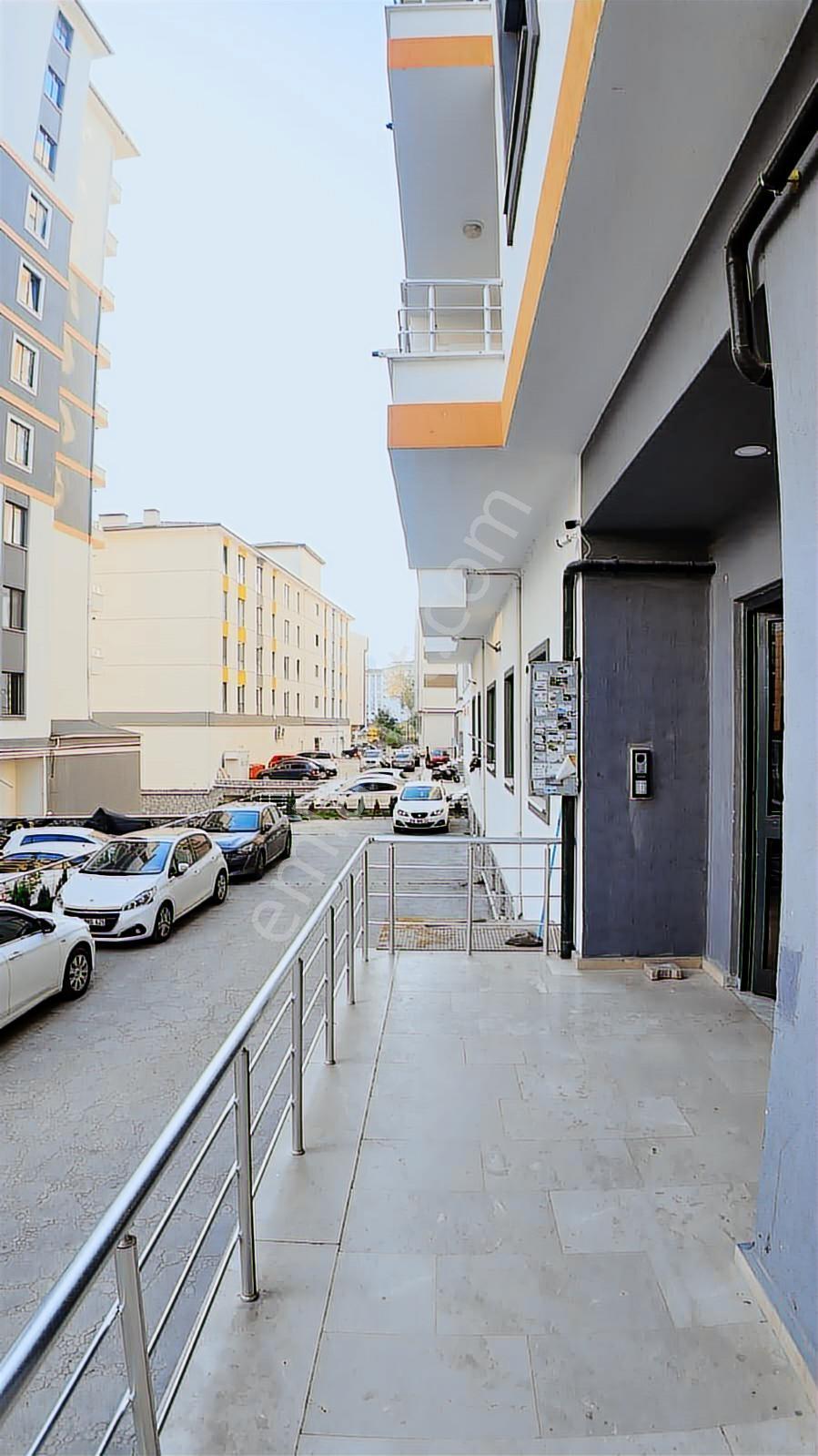 Öğretmen'den Zirve Tower'da Eşyalı Ara Kat Kiralık 1+1 - Görsel 5