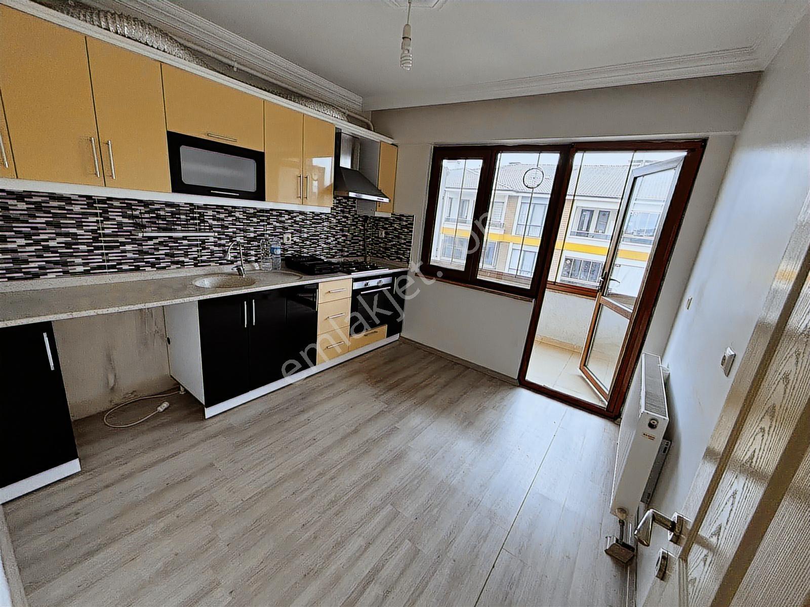 Öğretmen'den Hamidiye Mahallesi'nde 3+1 Kiralık Daire - Görsel 14