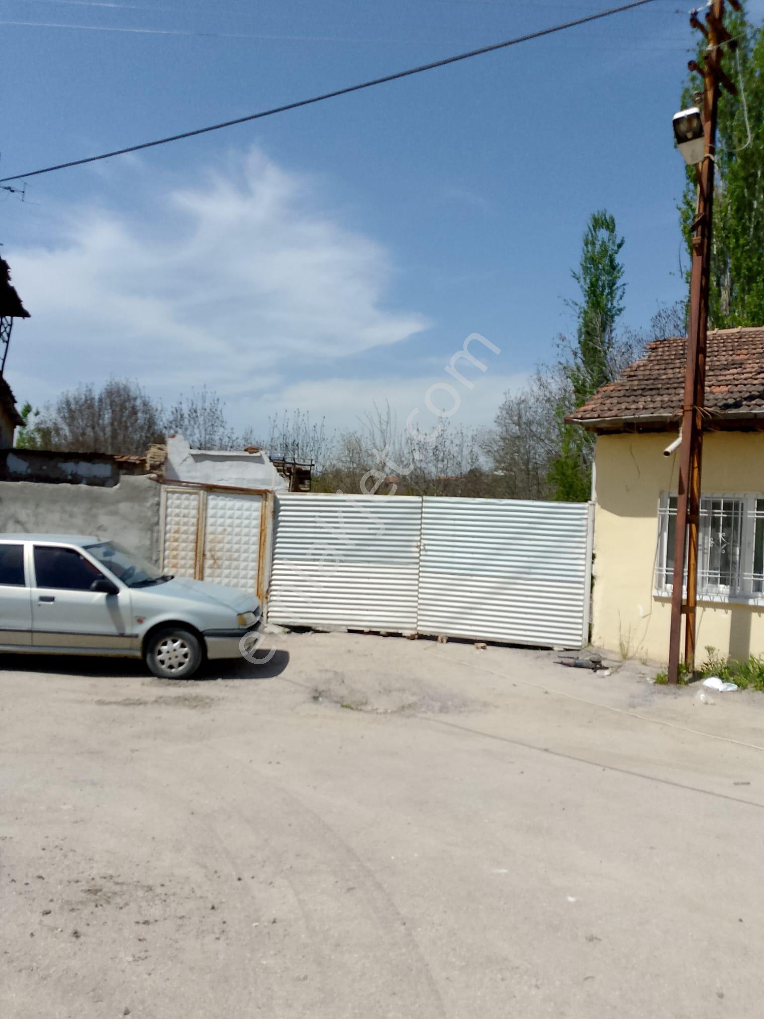 Kaynarcada Satılık 500 Metre Konut İmarlı Arsa İmarda Kalan 260 Metre Araç Takaslı
