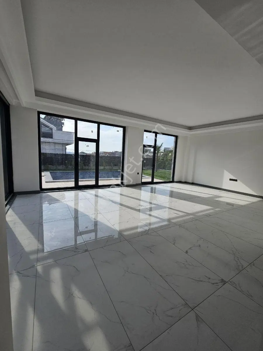 19 Mayıs Mahalllesinde Havuzlu 4+1 Kiralık Lüks Villa - Görsel 12
