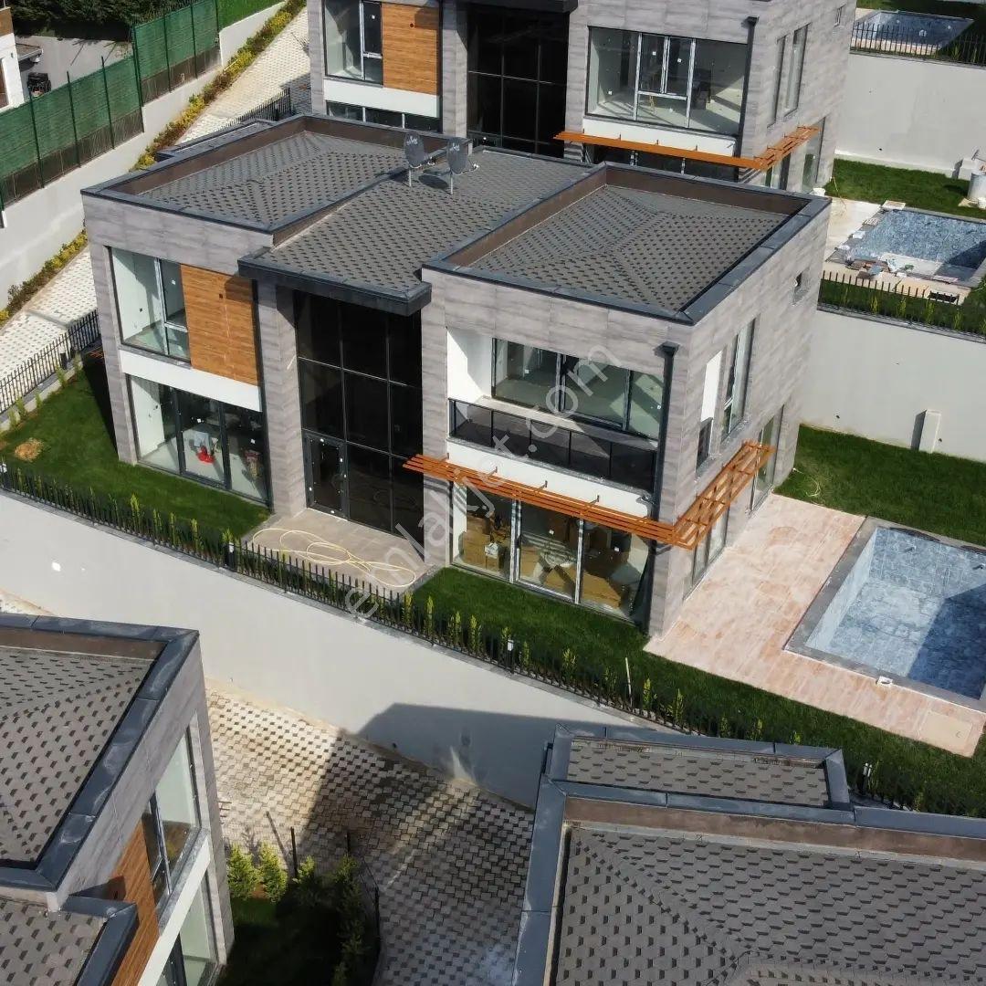 19 Mayıs Mahalllesinde Havuzlu 4+1 Kiralık Lüks Villa