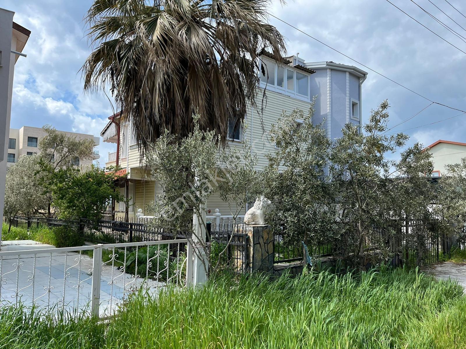 Ayvalık Altınova Sahil Sitesinde Satılık Villa - Görsel 16