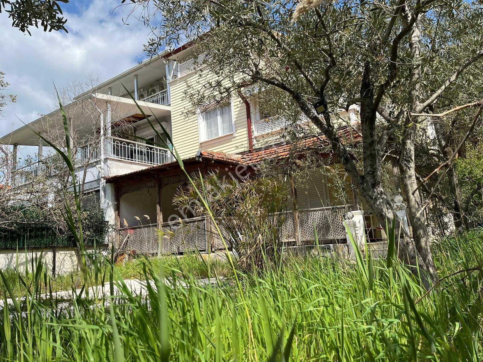 Ayvalık Altınova Sahil Sitesinde Satılık Villa - Görsel 21